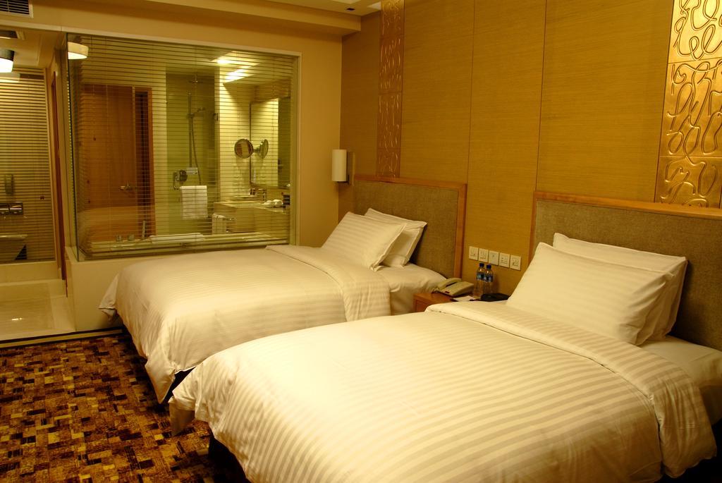 Crowne Plaza Hotel Дандонг Стая снимка