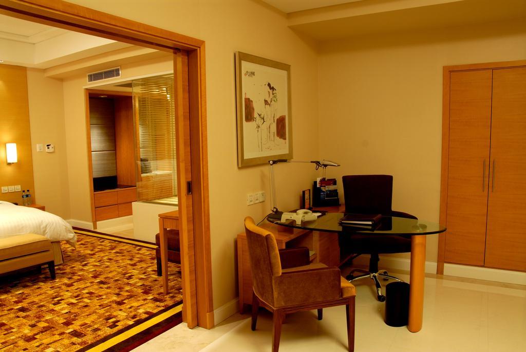 Crowne Plaza Hotel Дандонг Стая снимка