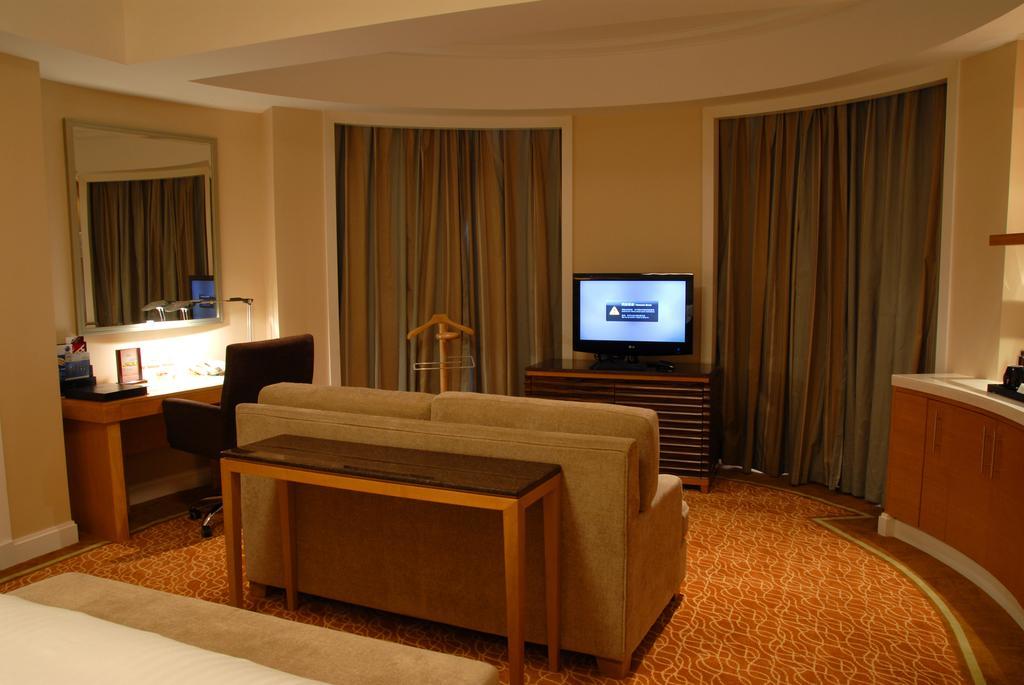 Crowne Plaza Hotel Дандонг Стая снимка