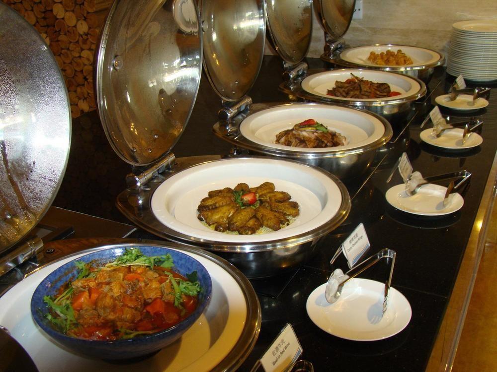Crowne Plaza Hotel Дандонг Ресторант снимка
